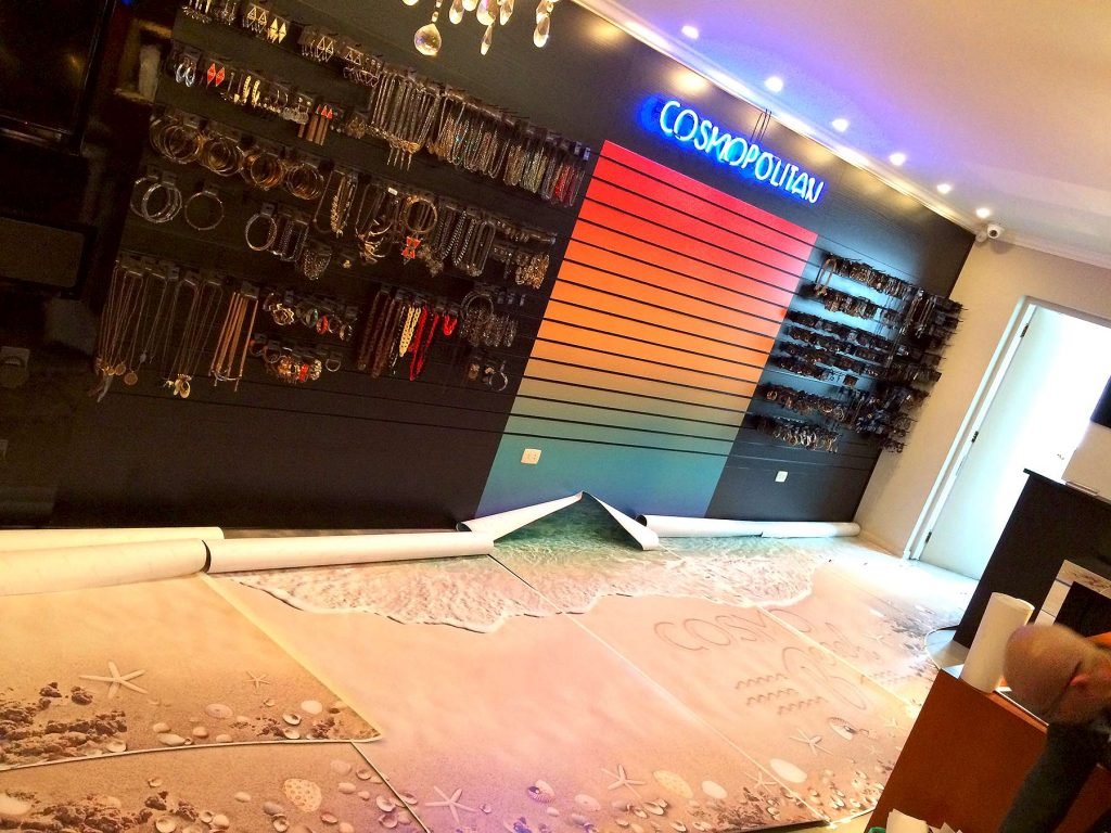 Adesivo personalizado com imagem de praia - Cosmopolitan Nádia Gimenes